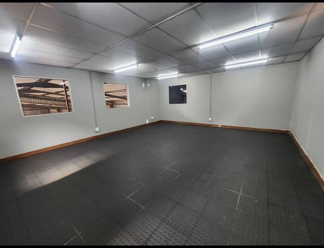 1,200M² WAREHOUSE TO LET IN WADEVILLE
